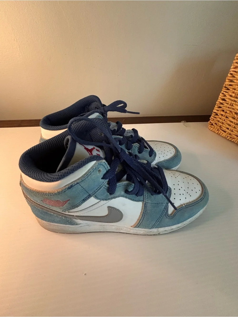 Jordan 1 Mid 6.5Y Blue Suede High Top Sneakers Streetwear